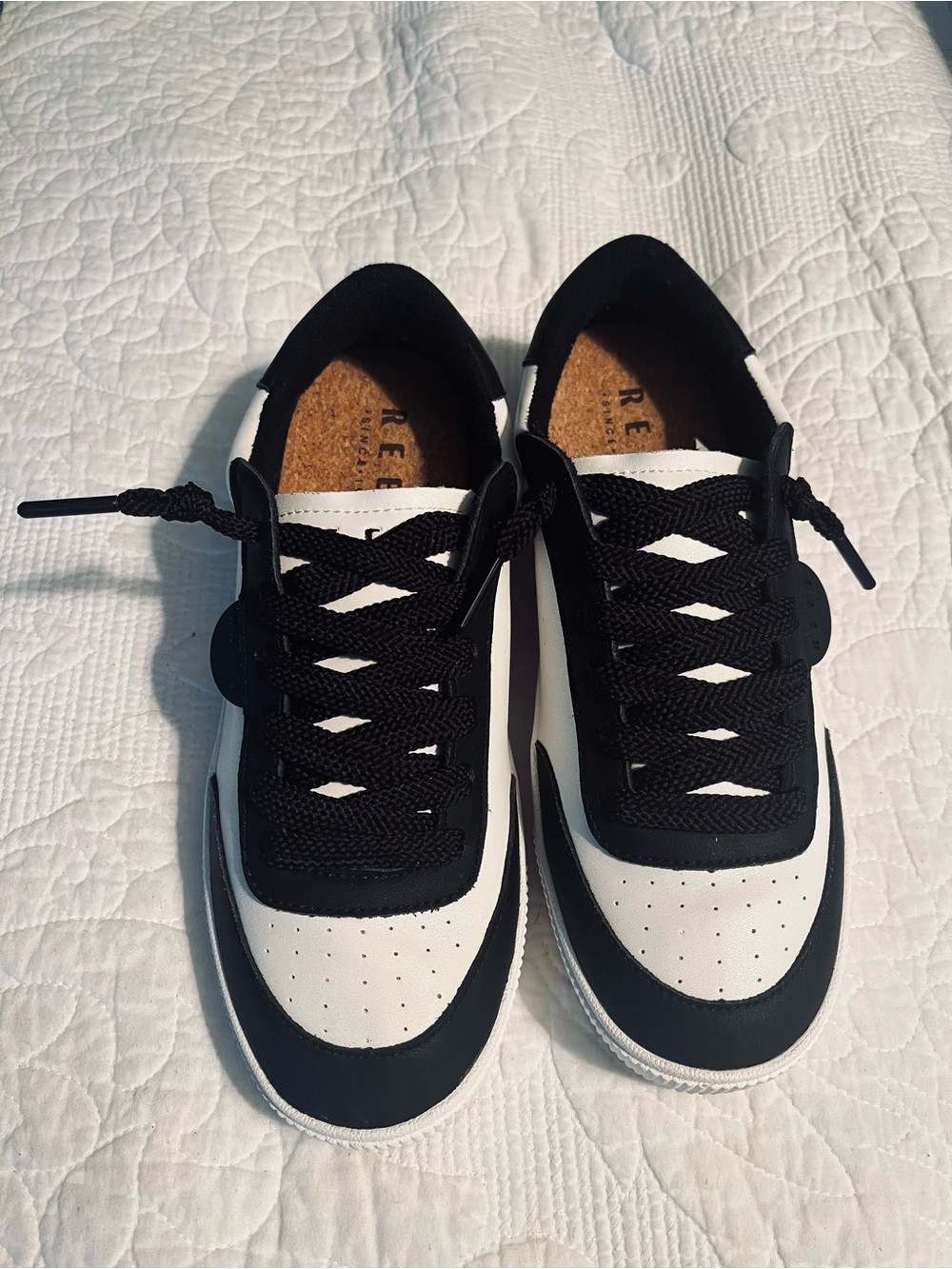 REEF Women's Black and White Lay Day Seas Lace Up Court Sneaker Shoes